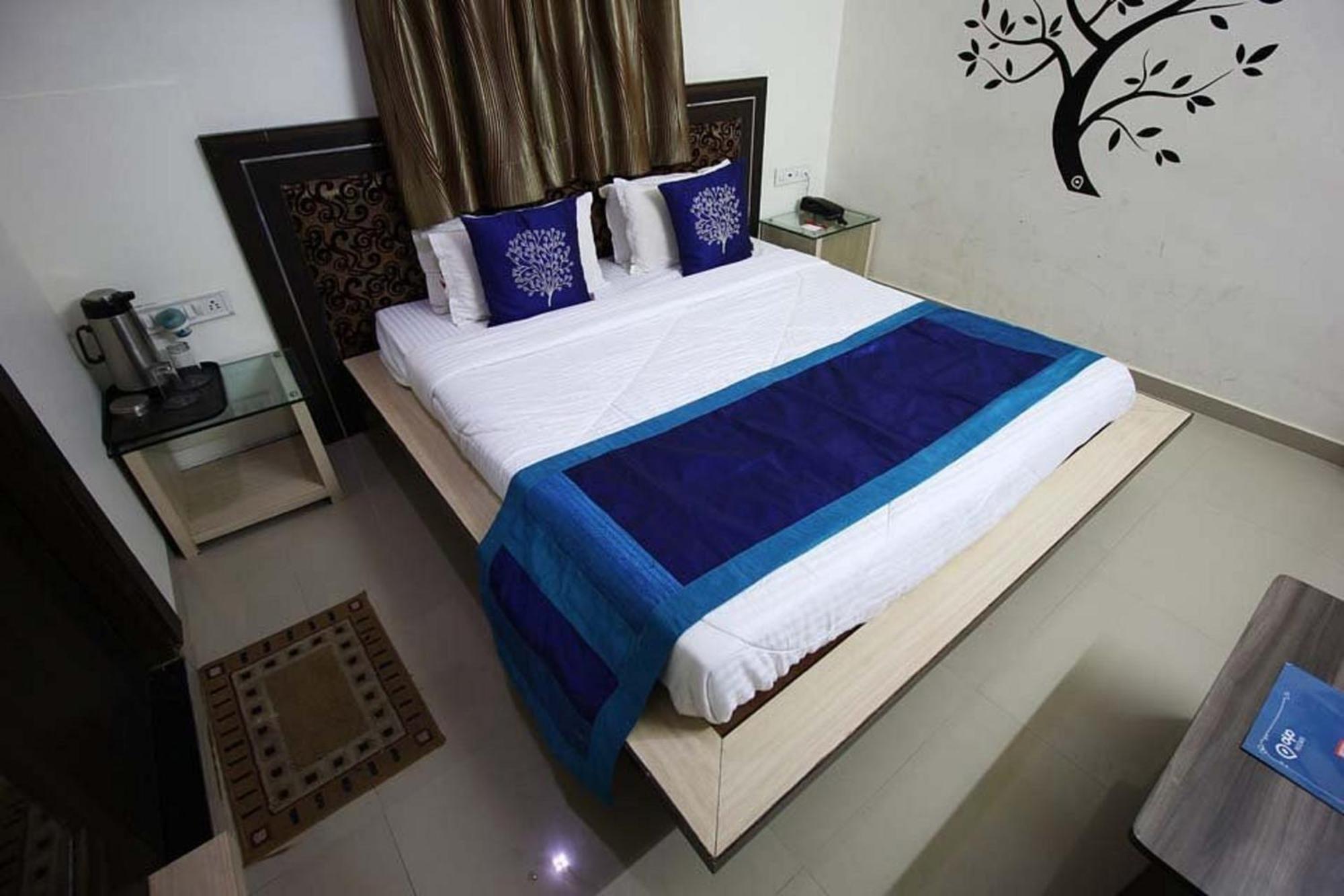 גנדהינאגר Hotel The Grand Pritam מראה חיצוני תמונה